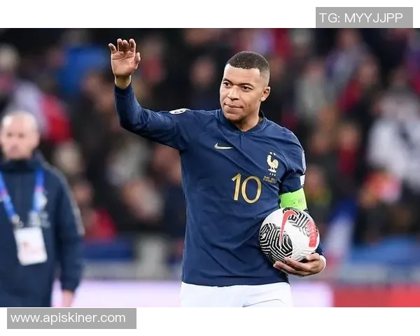 法国足球历史十大球星排名:从亨利到姆巴佩的传奇之路 法国足球历史十大球星排名:从亨利到姆巴佩的传奇之路