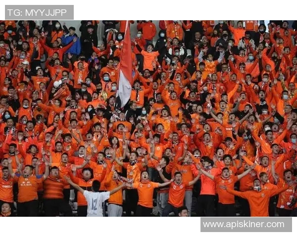 某知名球星加盟中国足球联赛 引发全城热议与球迷狂欢 某知名球星加盟中国足球联赛 引发全城热议与球迷狂欢