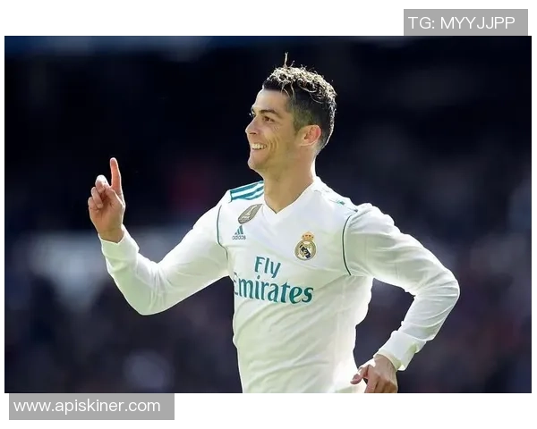 足球卡片抽奖惊喜 获得C罗限量版卡片成就传奇收藏